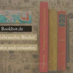 Eine Sammlung von vier aufrecht stehenden Büchern auf einem gemusterten Hintergrund mit Text, der für eine Site zum Kaufen und Verkaufen gebrauchter Bücher wirbt.